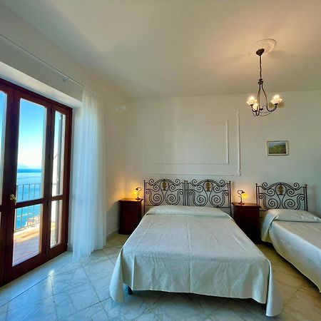 Residenza Porta Di Mare Bed & Breakfast Castellabate Exterior photo