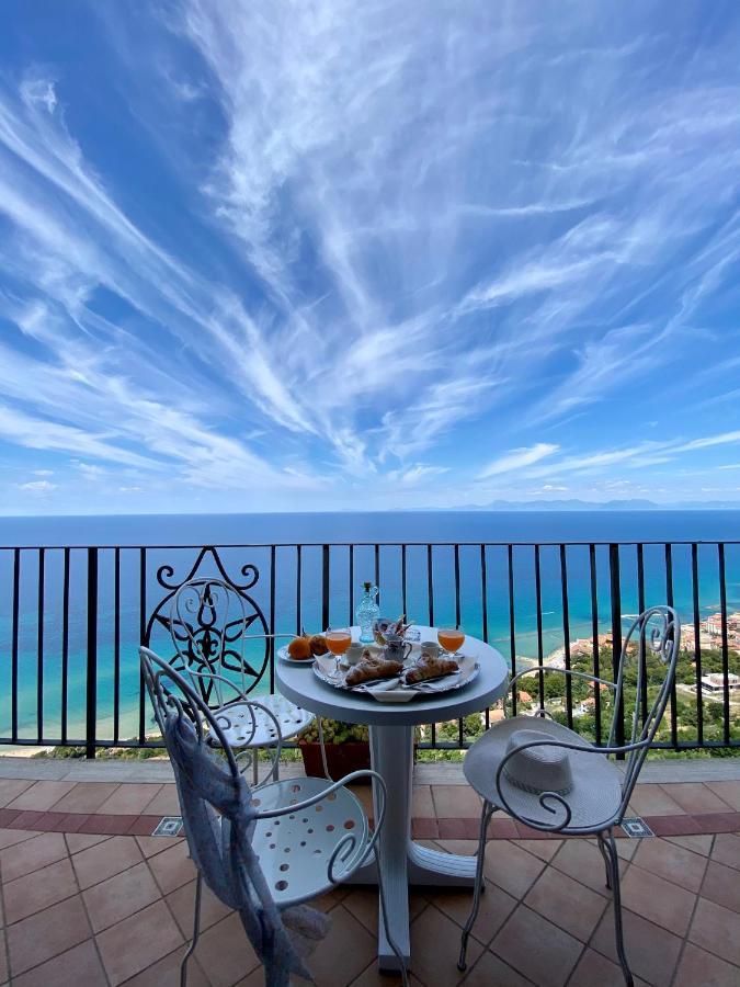 Residenza Porta Di Mare Bed & Breakfast Castellabate Exterior photo