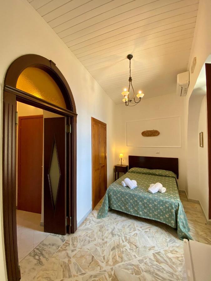 Residenza Porta Di Mare Bed & Breakfast Castellabate Exterior photo