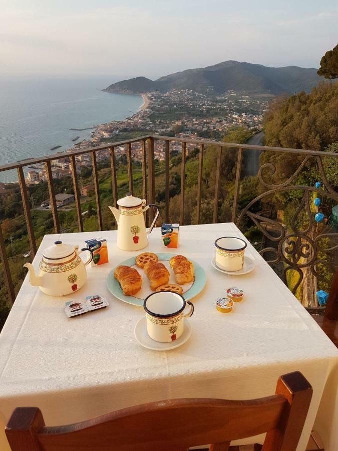 Residenza Porta Di Mare Bed & Breakfast Castellabate Exterior photo