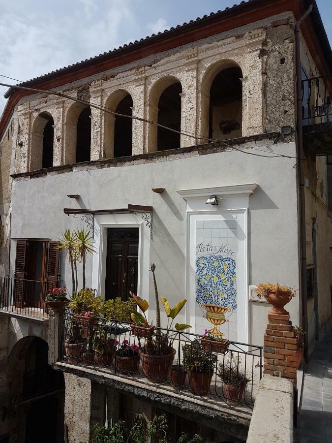 Residenza Porta Di Mare Bed & Breakfast Castellabate Exterior photo