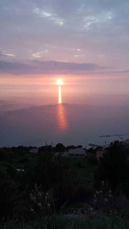 Residenza Porta Di Mare Bed & Breakfast Castellabate Exterior photo
